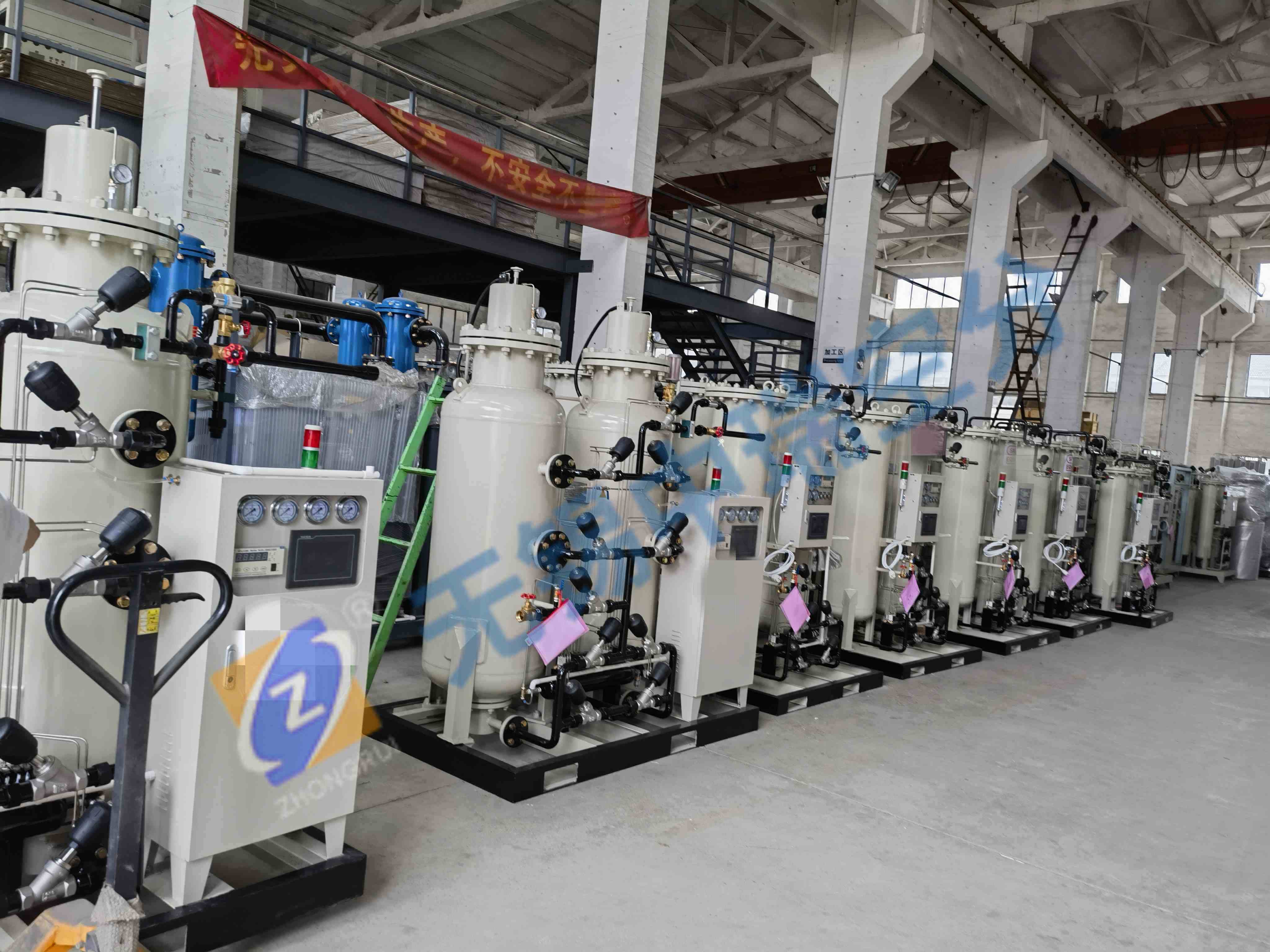 多種型號(hào)制氮機(jī)整裝待發(fā)， 批量出口俄羅斯